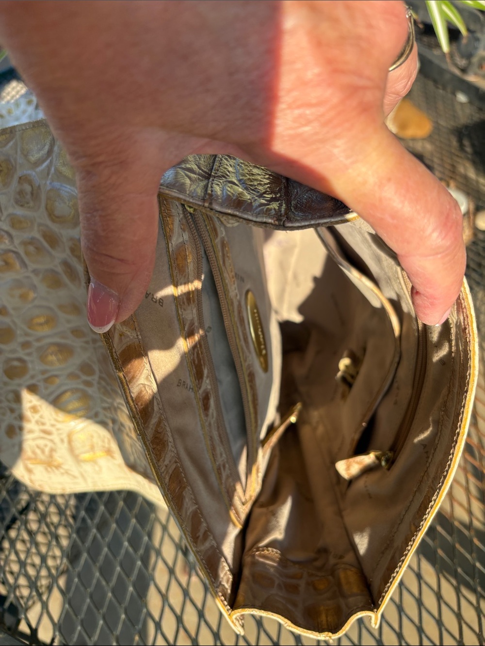 Brahmin Backpack 11 x. 9.5 x 3 - Picture 9 of 16